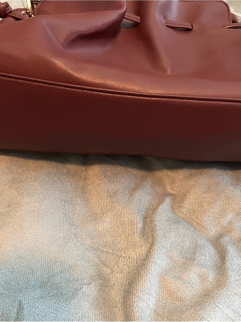 Badgley Mischka burgundy vegan leather drawstring satchel/shoulders bag - Picture 7 of 9